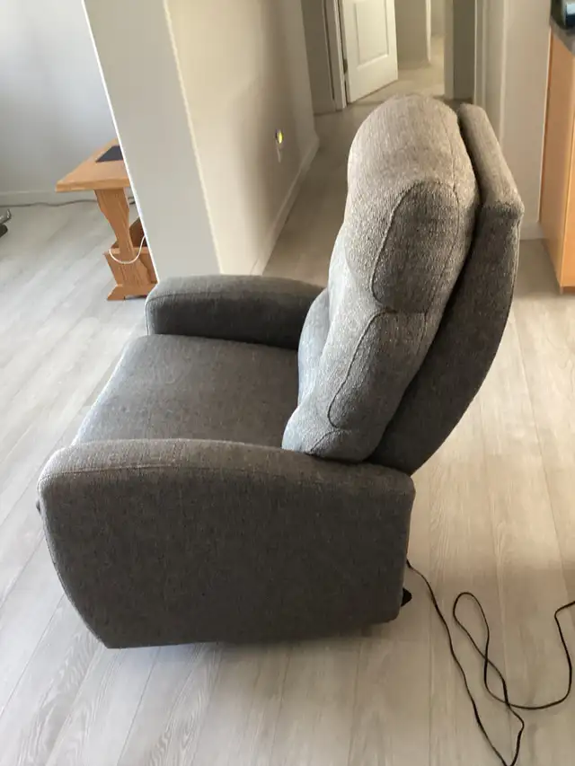Electric Powered Reclining Chair in excellent condition $120.00