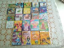 À vendre 12 DVDS pour enfants et 26 CDS pour enfants.