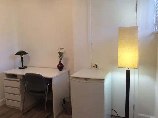 CHAMBRE NON FUMEUR VOSIN UNI. LAVAL 540$ - Photo 3