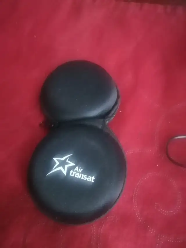 Earphones with case - Photo 3