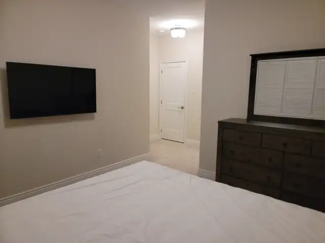 Private Bedroom - Photo 7