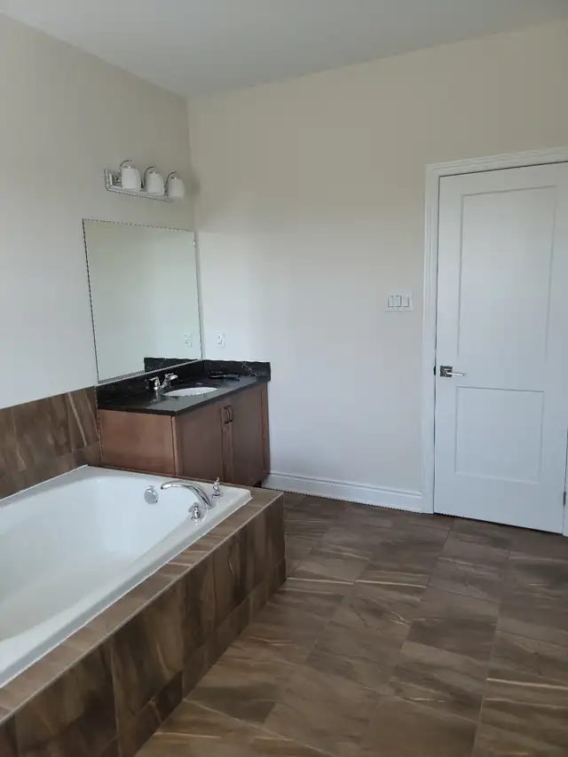 Private Bedroom - Photo 9