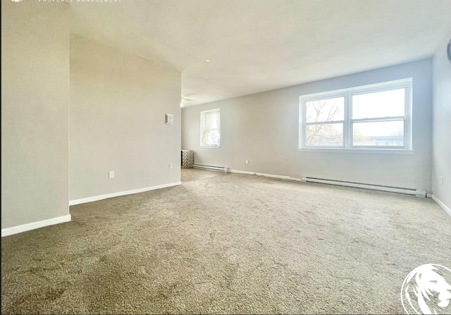 Renovated 2-Bedroom Apartment – Close to Downtown Burlington & G - Photo 3
