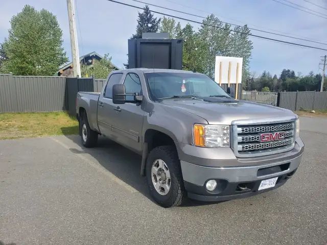 2013 GMC - Photo 2