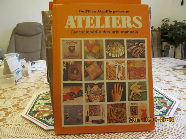Une belle encyclopédie des Arts Manuels ATELIERS  en 22 volumes