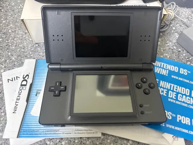DS Lite Dialga & Palkia System With Case & Box - Photo 2