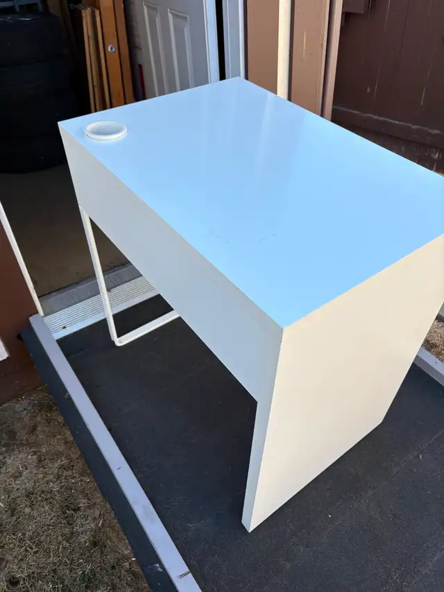 Ikea desk - Photo 2