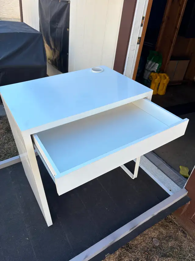 Ikea desk - Photo 3