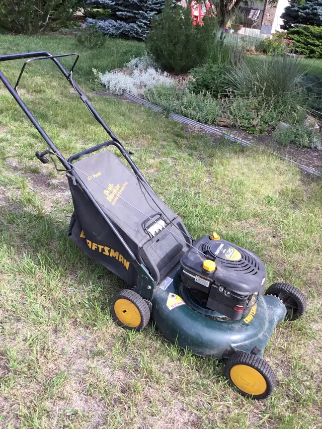 Lawnmower craftsman 21"  B&S 6.25 HP $150