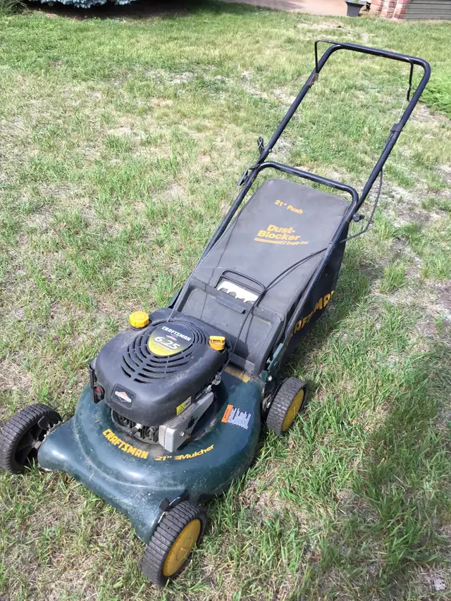 Lawnmower craftsman 21"  B&S 6.25 HP $150 - Photo 3