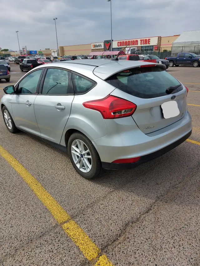 2016 Ford Focus Hatchback - Photo 4