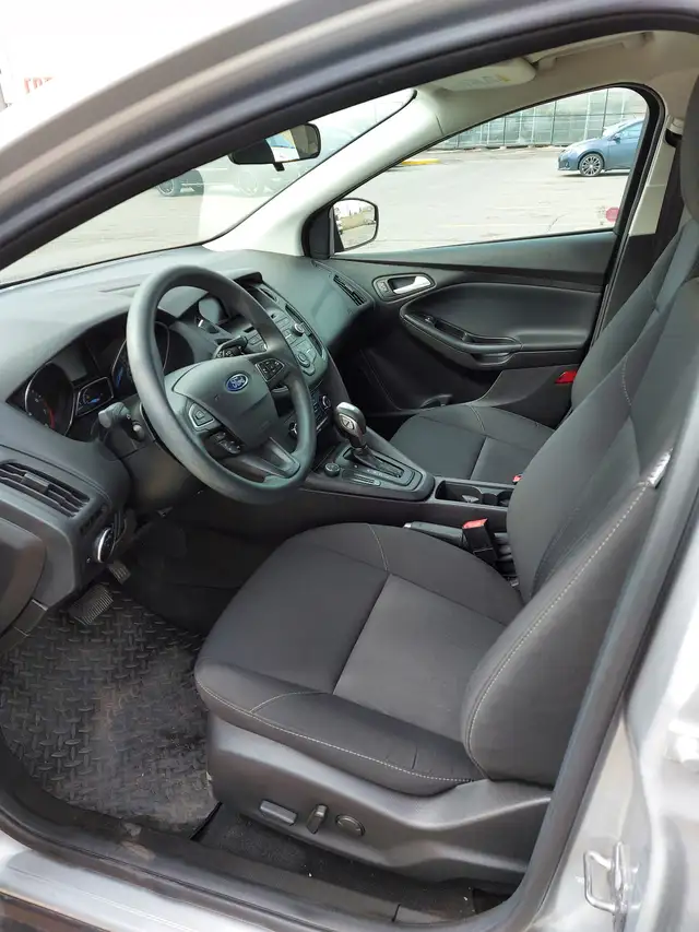 2016 Ford Focus Hatchback - Photo 6