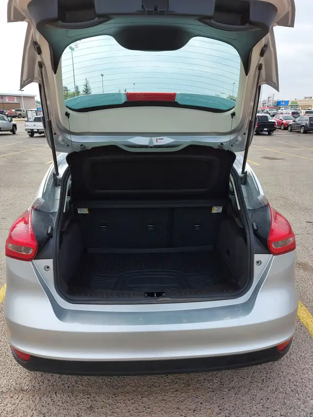 2016 Ford Focus Hatchback - Photo 8