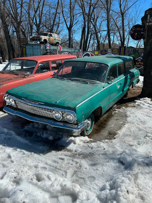 1963 Chevy station wagon - Photo 2