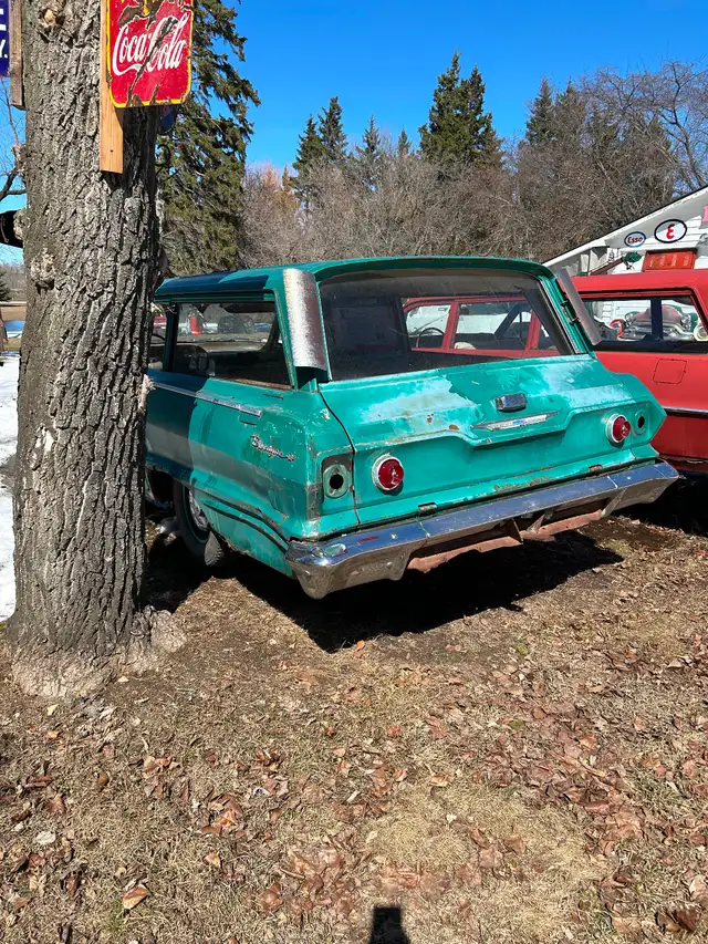 1963 Chevy station wagon - Photo 3