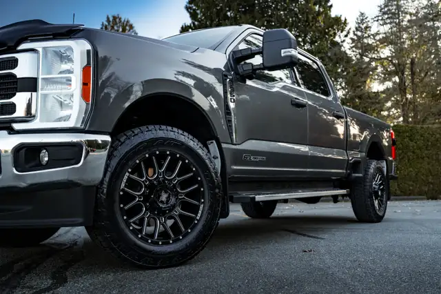 2023 Ford F-350 Superduty Powerstroke diesel f350 6.7l 4x4 - Photo 2