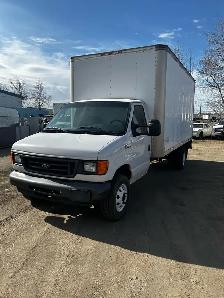 2006 Ford F450 Cube Van - Photo 3