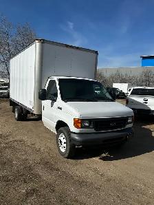 2006 Ford F450 Cube Van - Photo 4