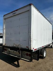 2006 Ford F450 Cube Van - Photo 5