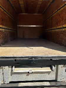 2006 Ford F450 Cube Van - Photo 8