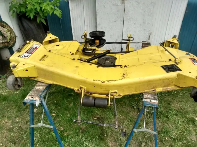 John Deere 345 garden tractor STRIPPED FOR PARTS! - Photo 6