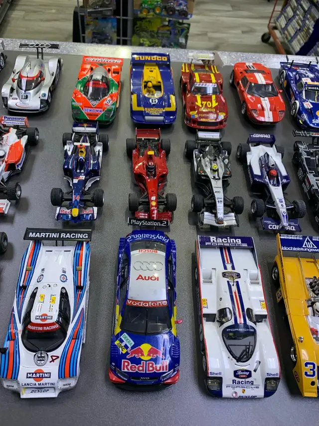 Variety of 1:43 and 1/18 Slot Cars (Hornby, Carrera, Scal - Photo 3