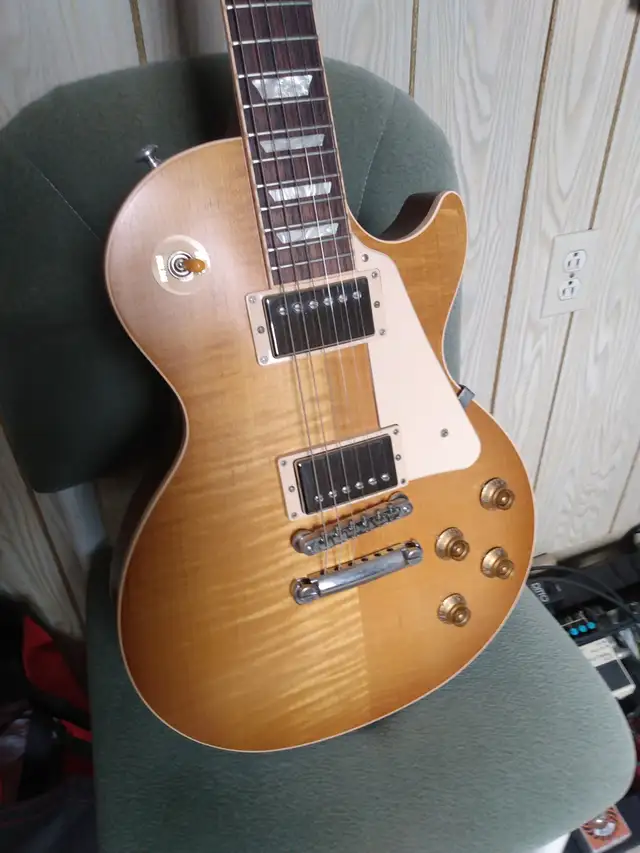 For sale 2019 Gibson Les Paul standard faded - Photo 3
