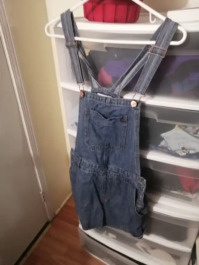 Women's clothing small medium and size 22 dress $3 each - Photo 6