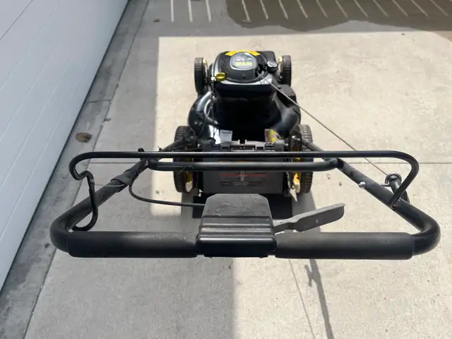 Brute lawn mower - Photo 2