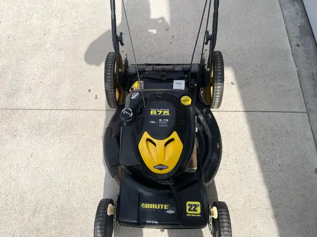 Brute lawn mower - Photo 3