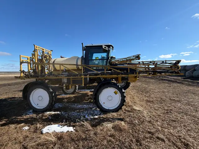 Rogator sprayer - Photo 2