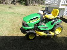 John Deere Lawn Tractor
