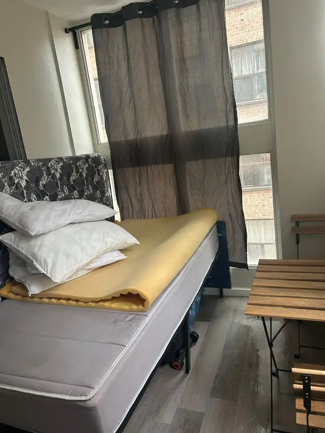 Din room - TMU students/ downtown residents - Photo 2