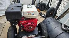 Moteur Honda 13 forces en très bonne condition