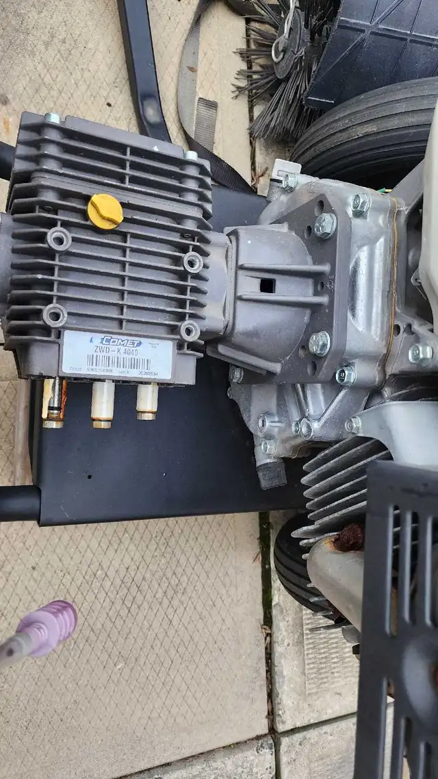 Moteur Honda 13 forces en très bonne condition - Photo 3