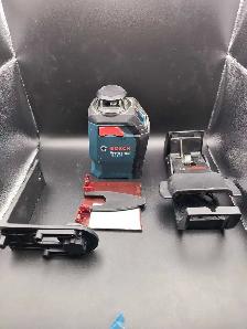 BOSCH LASER W/CASE GLL 2-20