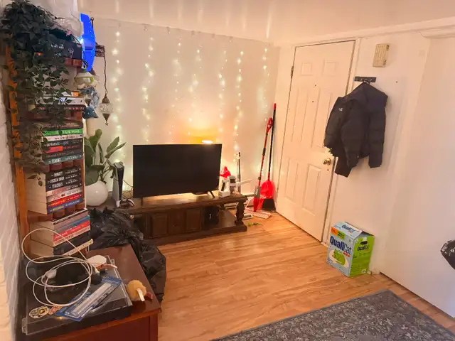31/2 lower unit for rent - Photo 3