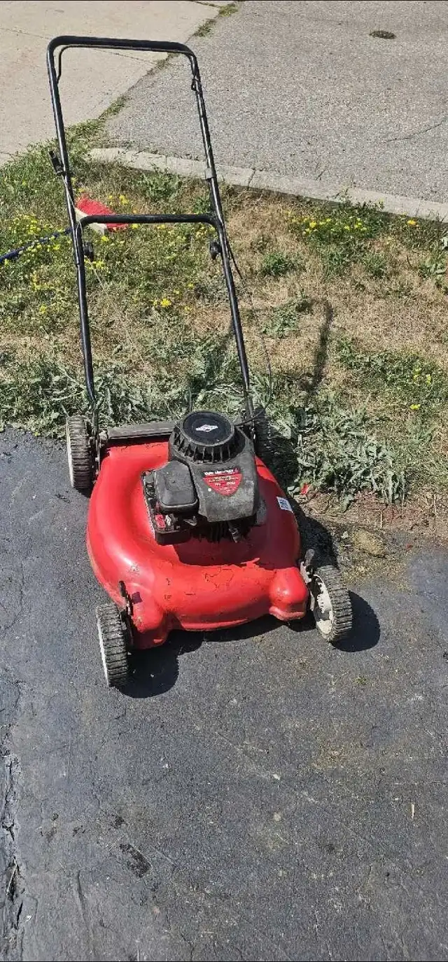 Briggs and Stratton lawn mower LOW HOURS $130 - Photo 6