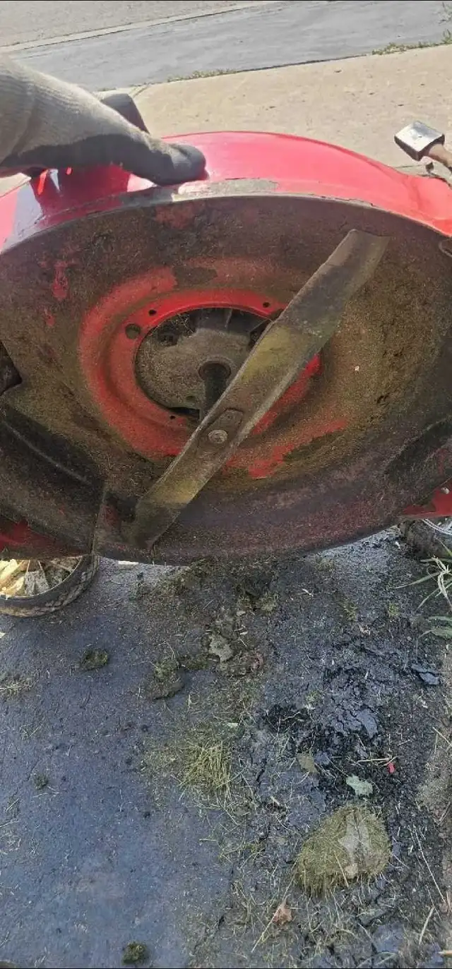 MTD Lawn Mower Tecumseh engine $130 - Photo 4