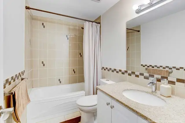 4 Bedroom Luxury House For Rent in Scarborough - June 1 - Photo 2