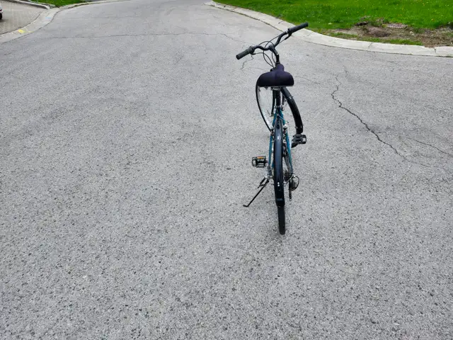 Adult Commuter Bike For Sale - Photo 4