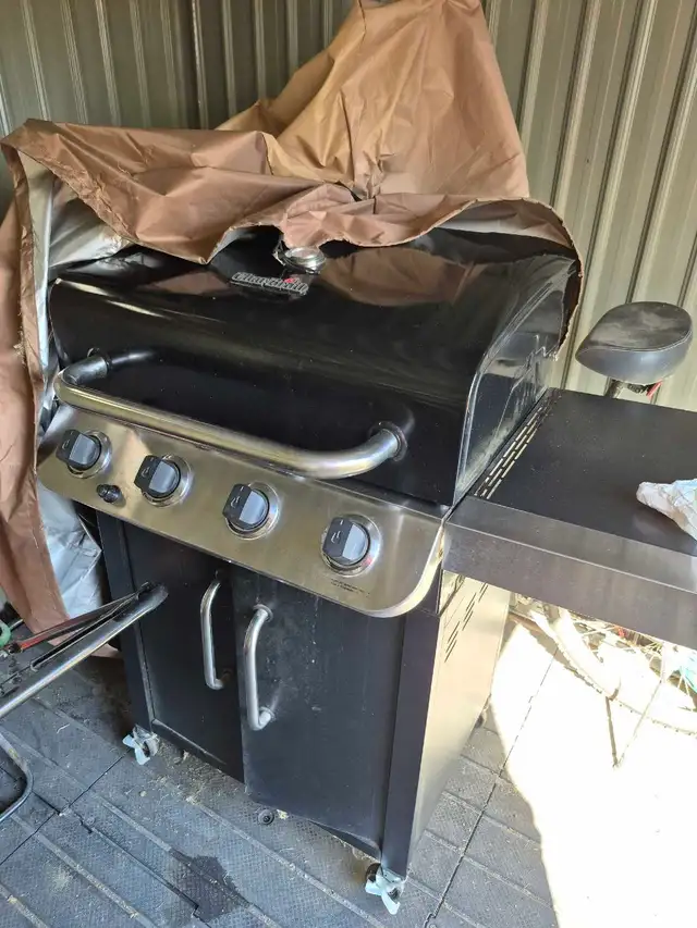 CharBroil BBQ - Photo 3