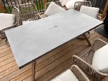 Hampton Bay Patio table
