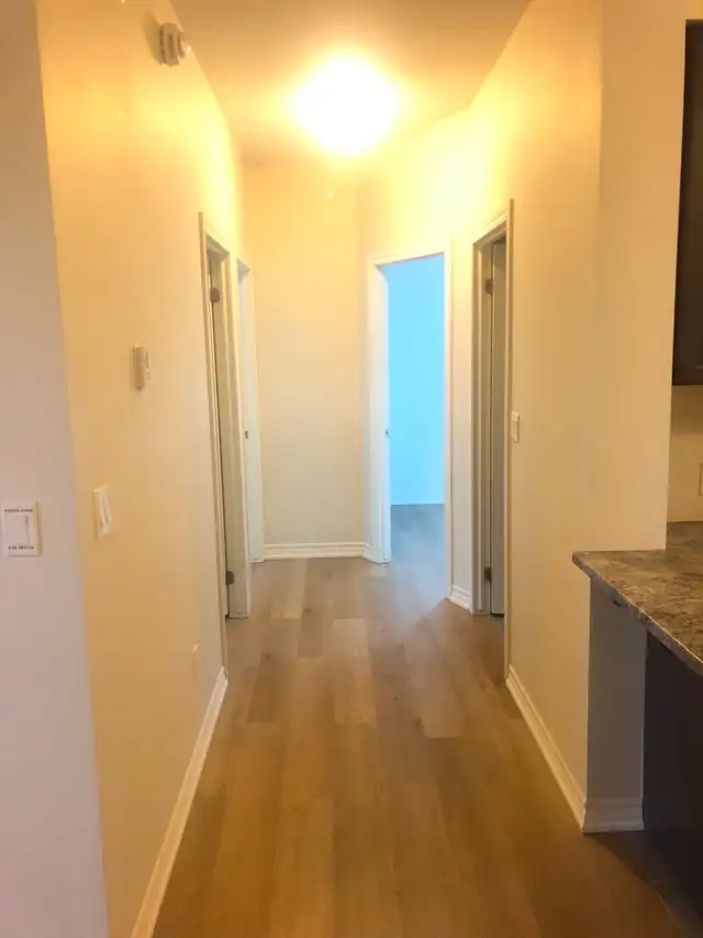 Spacious 3-Bedroom Condo with Balcony, Parking & Ensuite Laundry - Photo 9