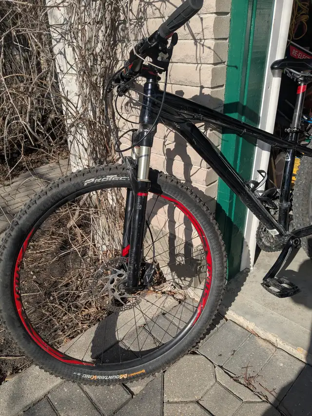 Specialized Crave 29-inch Hardtail Mountain Bike