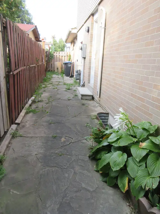 SEMI-DETACHED HOUSE FOR SALE (FULLY TENANTED) - Photo 5