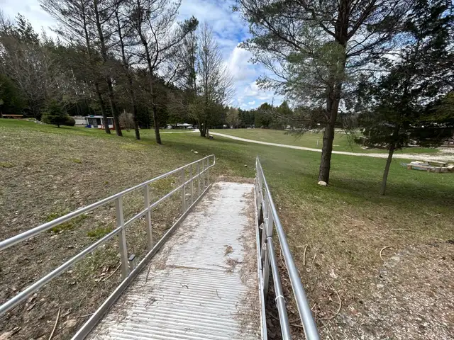 Mobility Ramp - Photo 3