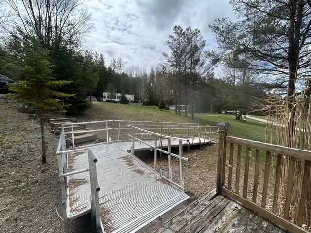 Mobility Ramp - Photo 4
