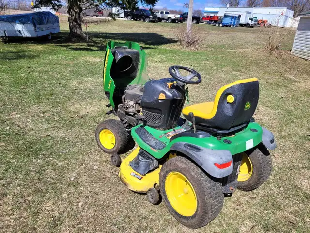 john deere lawn tractor - Photo 2