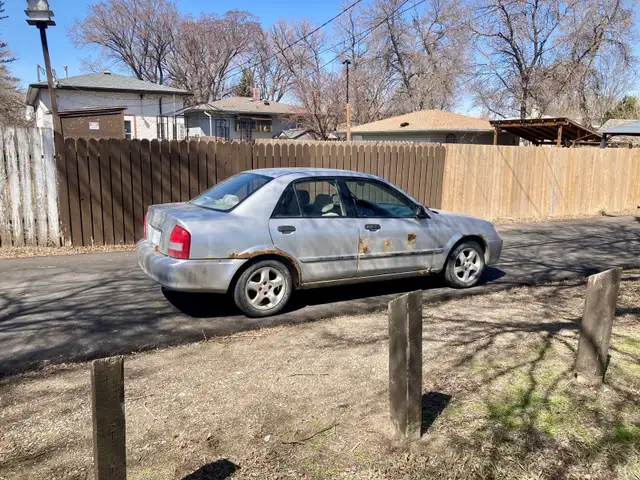 2002 Mazda Protege - Photo 3